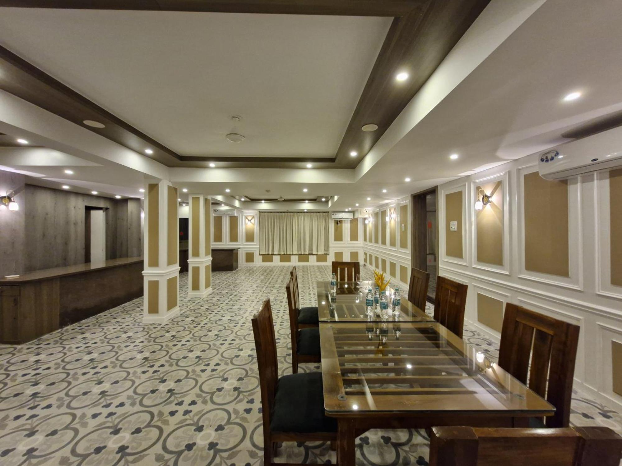 Golden Landmark Green Valley Beach Resort Dona Paula Εξωτερικό φωτογραφία