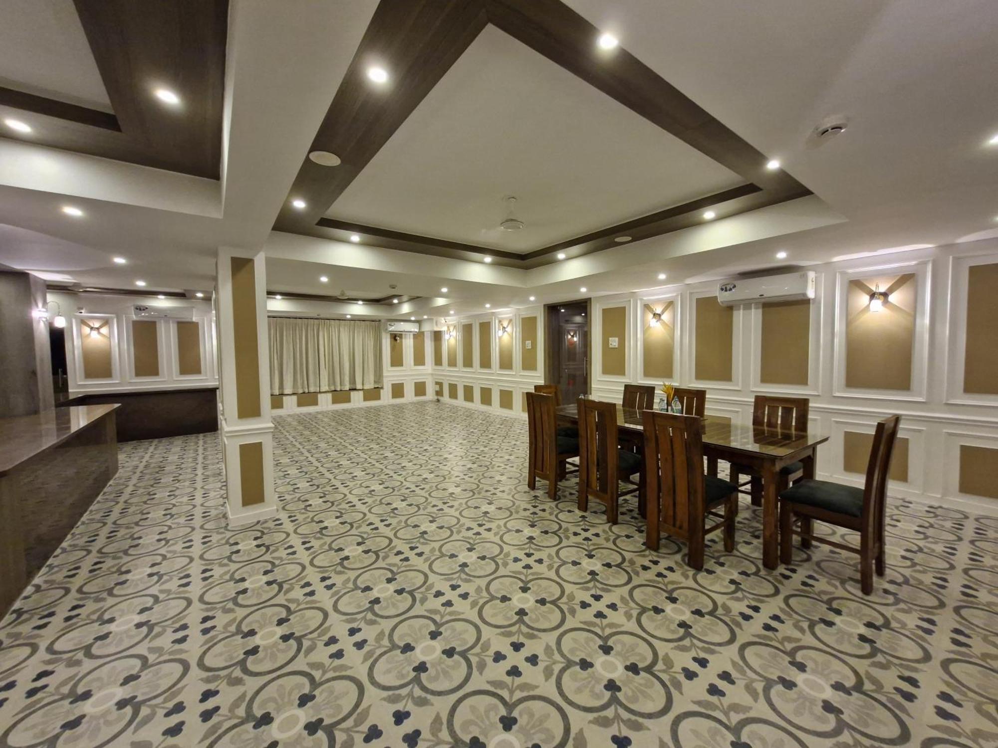 Golden Landmark Green Valley Beach Resort Dona Paula Εξωτερικό φωτογραφία