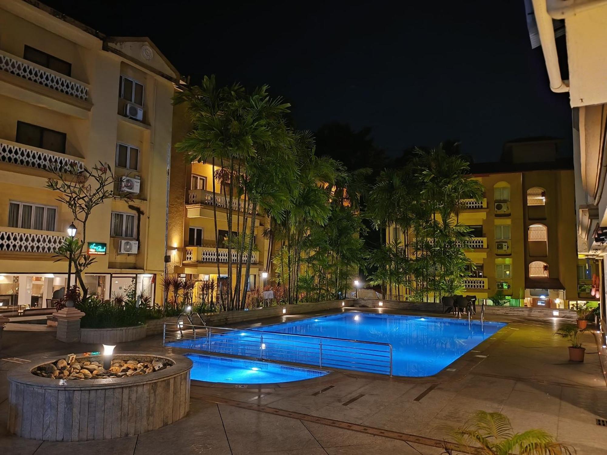 Golden Landmark Green Valley Beach Resort Dona Paula Εξωτερικό φωτογραφία