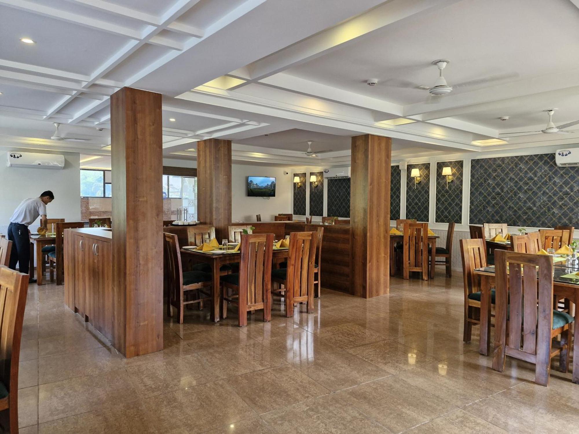 Golden Landmark Green Valley Beach Resort Dona Paula Εξωτερικό φωτογραφία