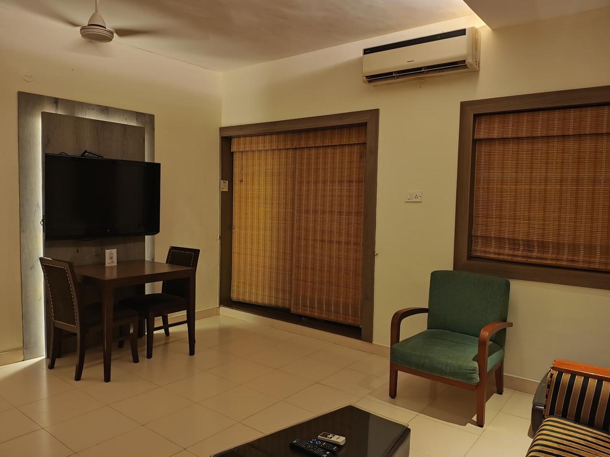 Golden Landmark Green Valley Beach Resort Dona Paula Εξωτερικό φωτογραφία
