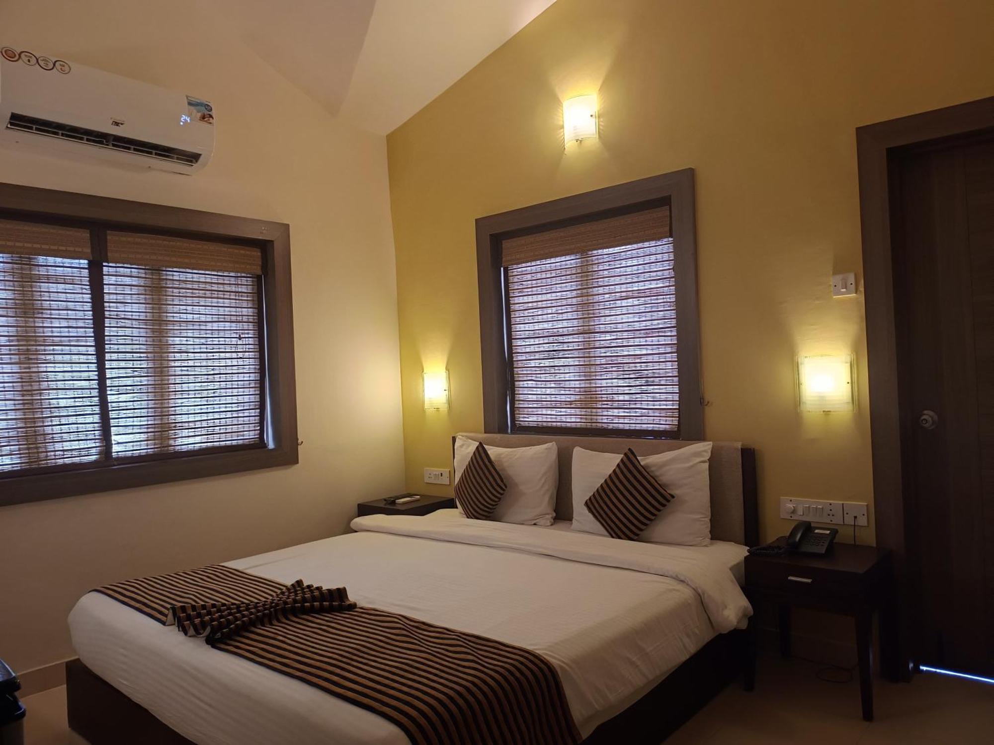 Golden Landmark Green Valley Beach Resort Dona Paula Εξωτερικό φωτογραφία