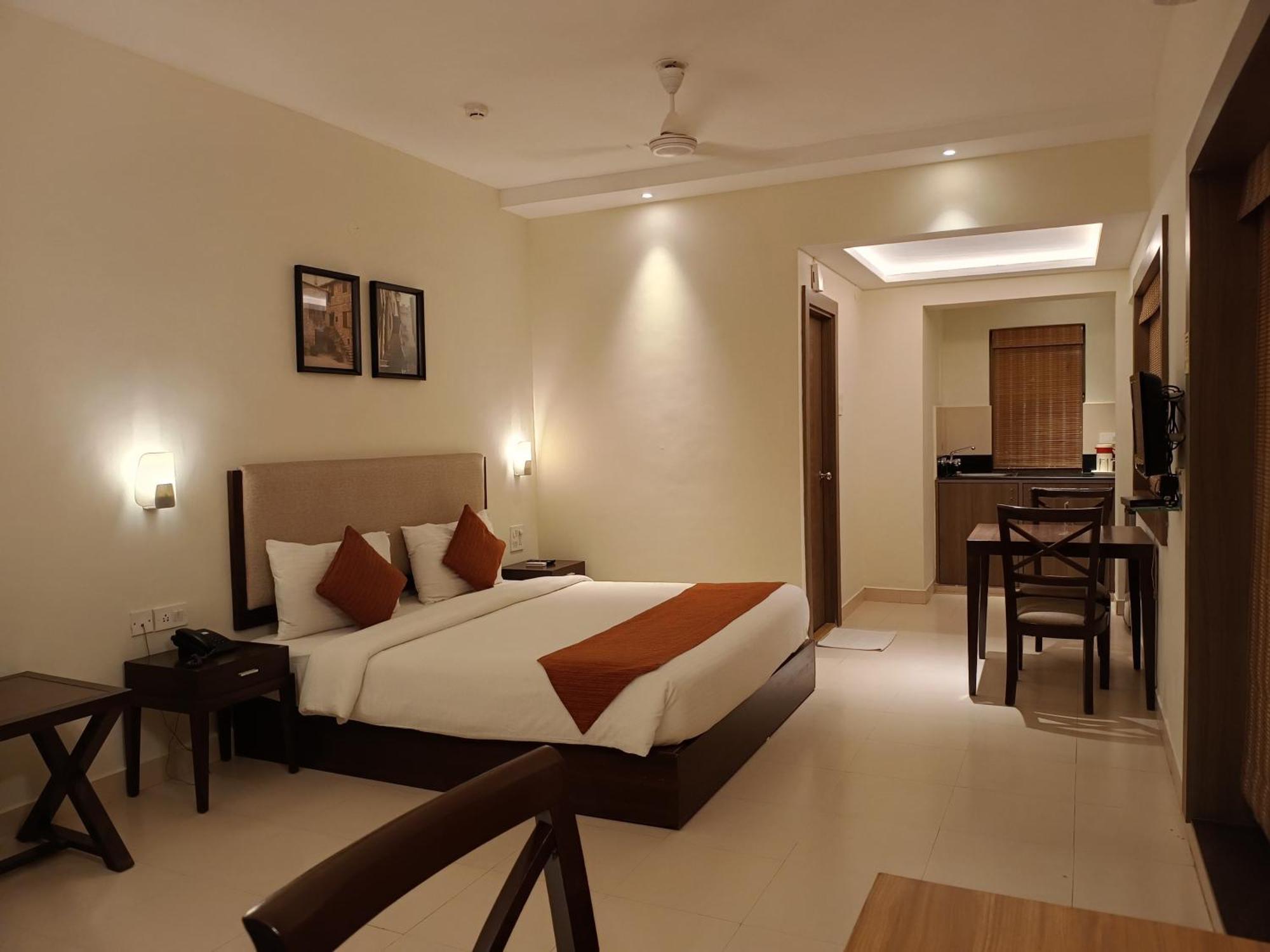 Golden Landmark Green Valley Beach Resort Dona Paula Εξωτερικό φωτογραφία