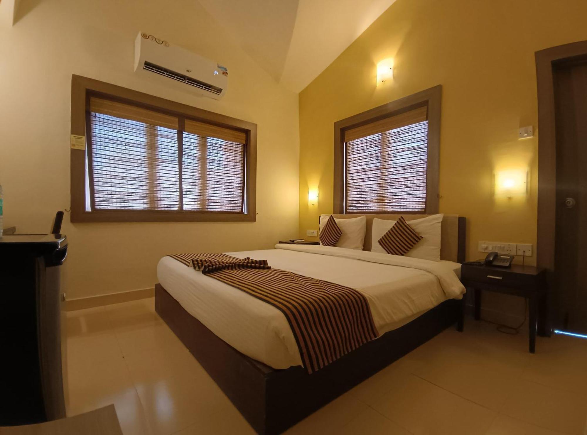Golden Landmark Green Valley Beach Resort Dona Paula Εξωτερικό φωτογραφία