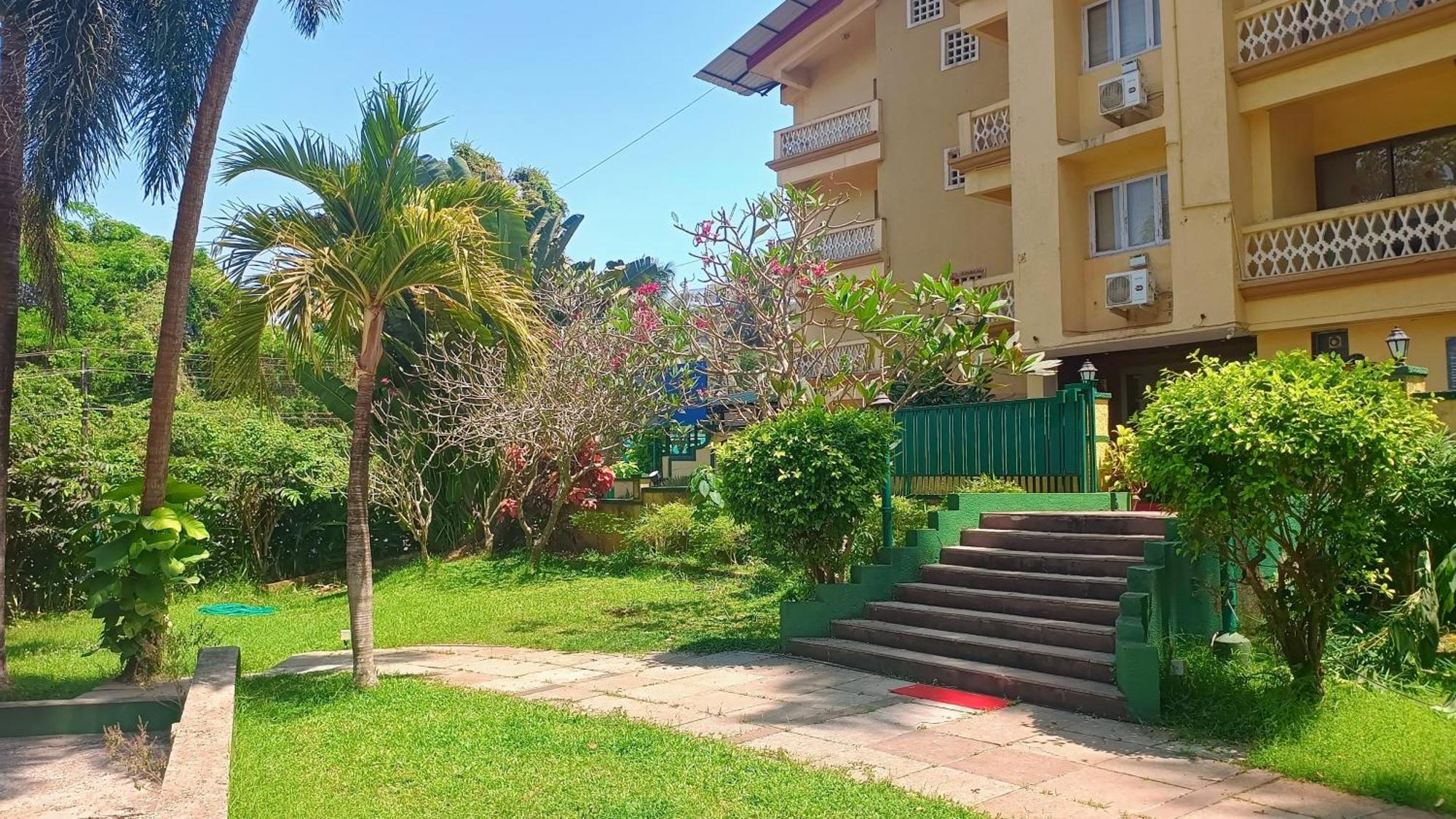 Golden Landmark Green Valley Beach Resort Dona Paula Εξωτερικό φωτογραφία