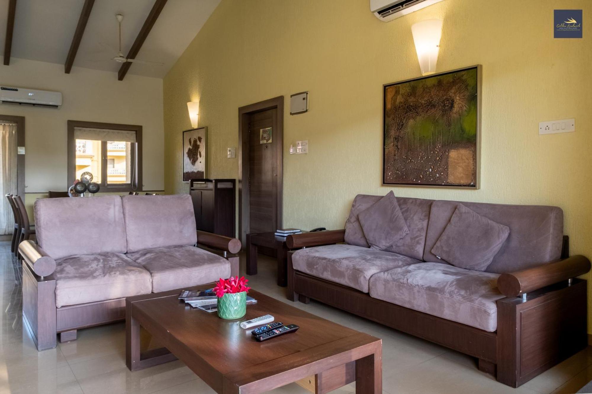 Golden Landmark Green Valley Beach Resort Dona Paula Εξωτερικό φωτογραφία