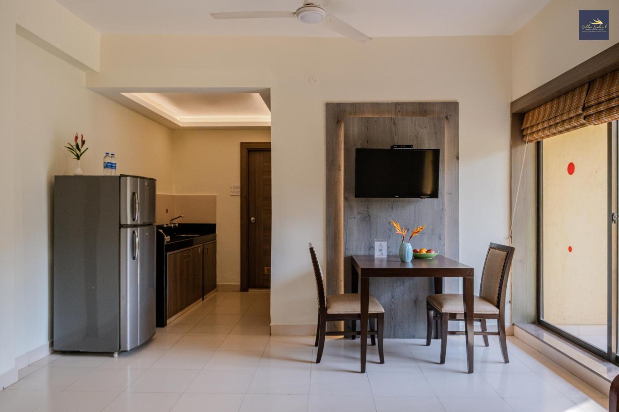 Golden Landmark Green Valley Beach Resort Dona Paula Εξωτερικό φωτογραφία