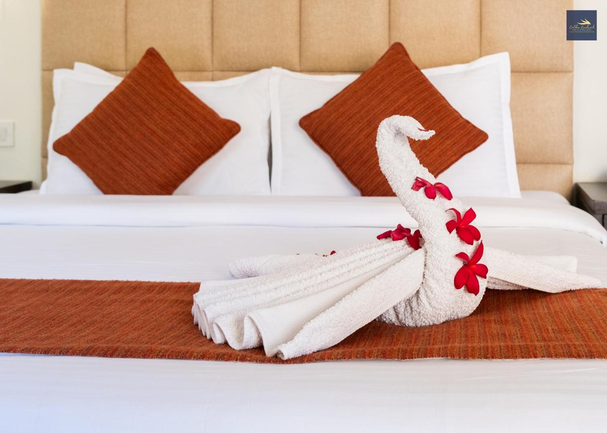 Golden Landmark Green Valley Beach Resort Dona Paula Εξωτερικό φωτογραφία